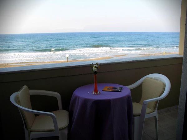 Golden Coast Seaside Apartments レティムノ エクステリア 写真