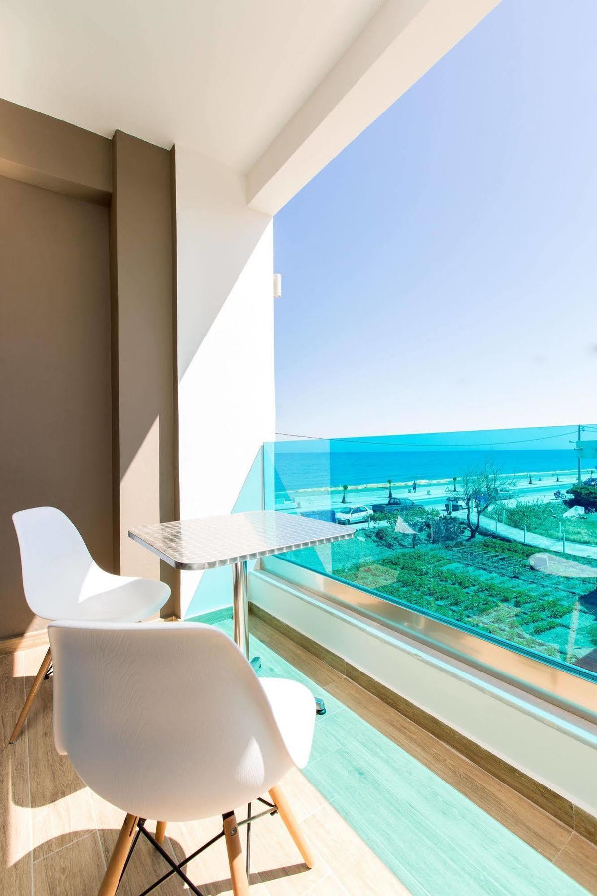 Golden Coast Seaside Apartments レティムノ エクステリア 写真